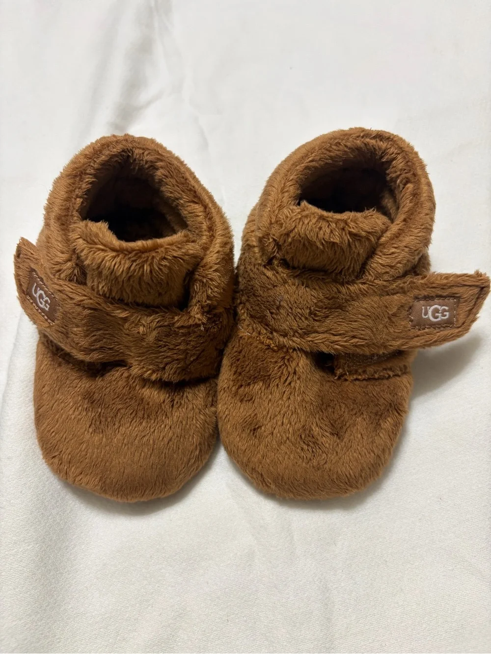 UGG Chestnut Plush Infant Slippers with Hook Strap